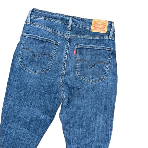 Levi's 721 High Rise Skinny Jean Dark Denim Women’s Size 30 - Picture 4 of 7